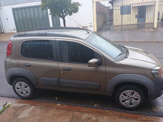 FIAT UNO 1.0 WAY 8V FLEX 4P MANUAL FIAT UNO 1.0 WAY 8V FLEX 4P MANUAL